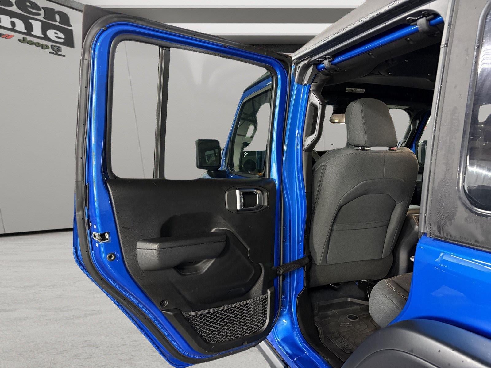 2025 Jeep Wrangler 4-Door Willys 4x4