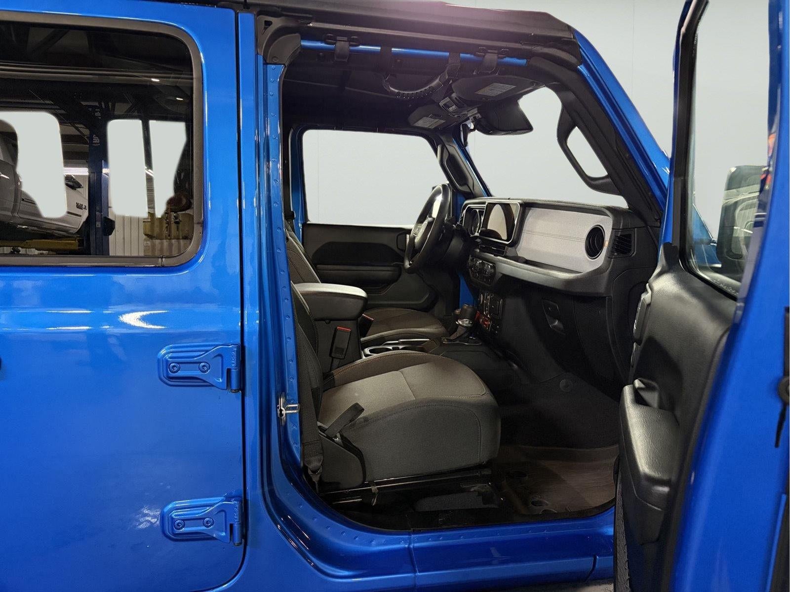 2025 Jeep Wrangler 4-Door Willys 4x4