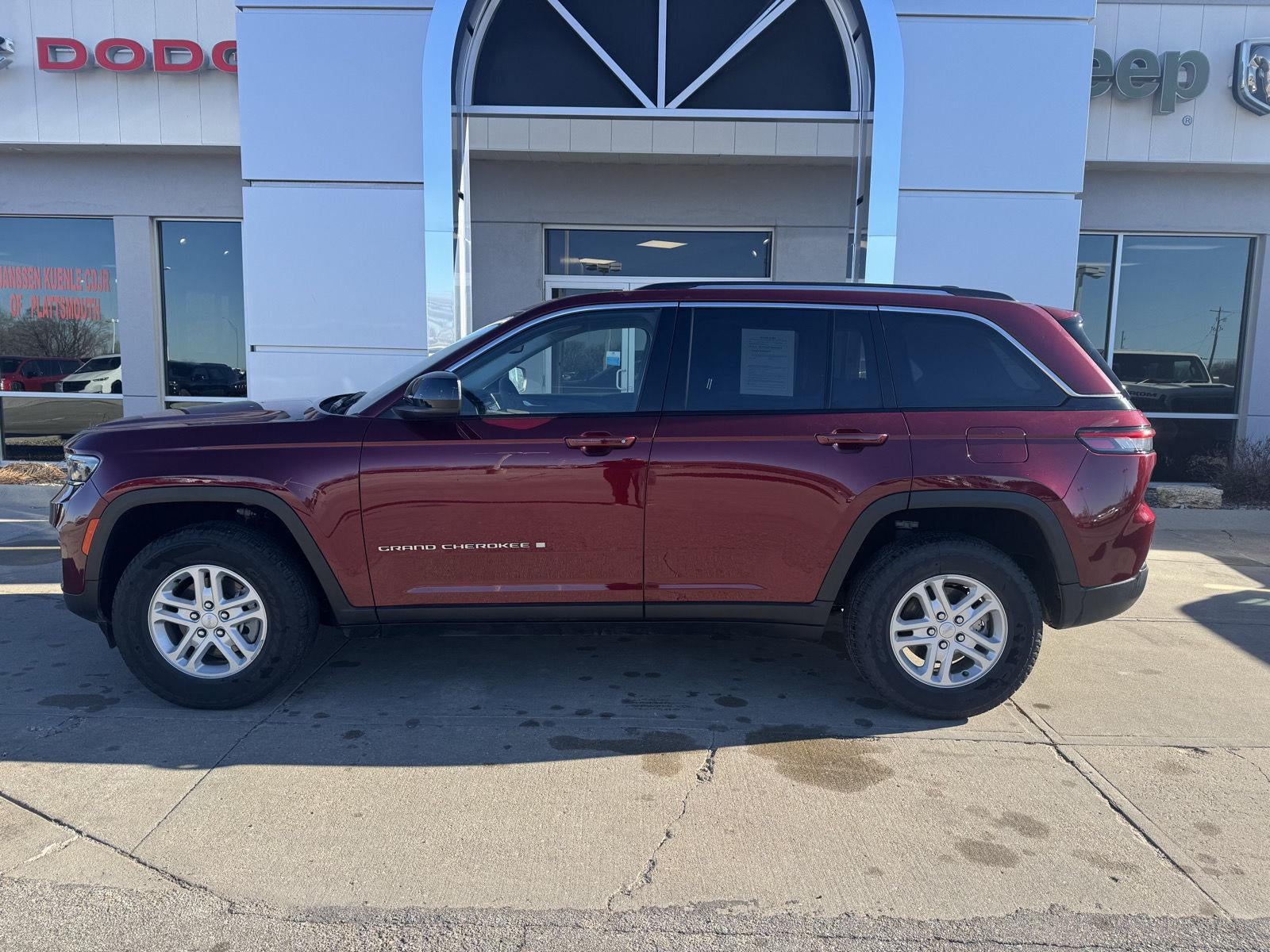 2023 Jeep Grand Cherokee Laredo 4x4