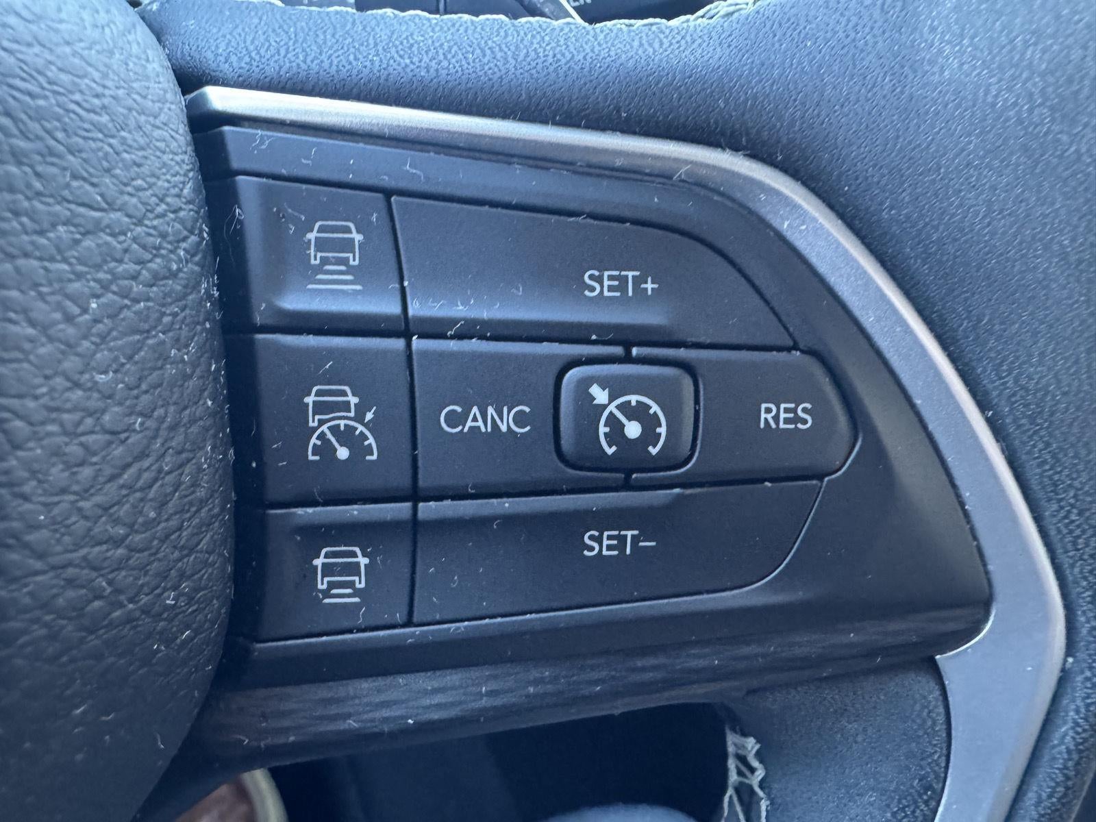 2023 Jeep Grand Cherokee Laredo 4x4