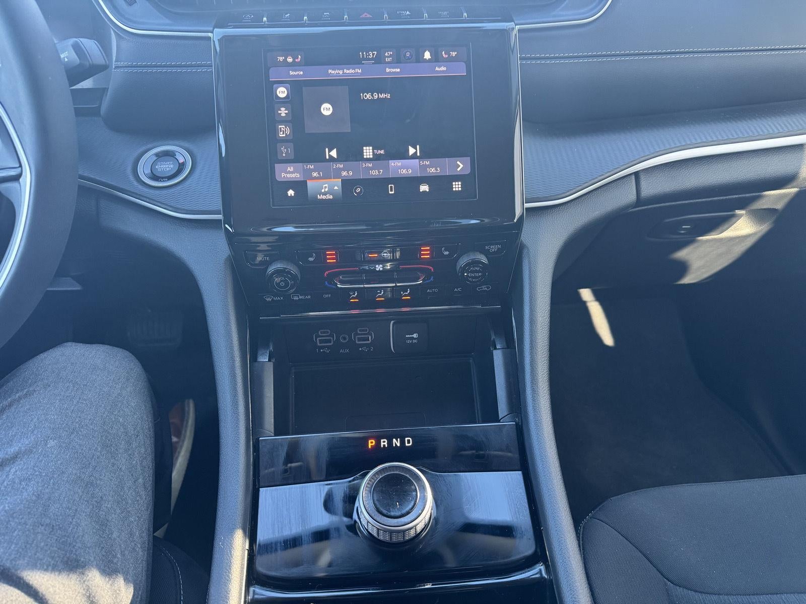 2023 Jeep Grand Cherokee Laredo 4x4