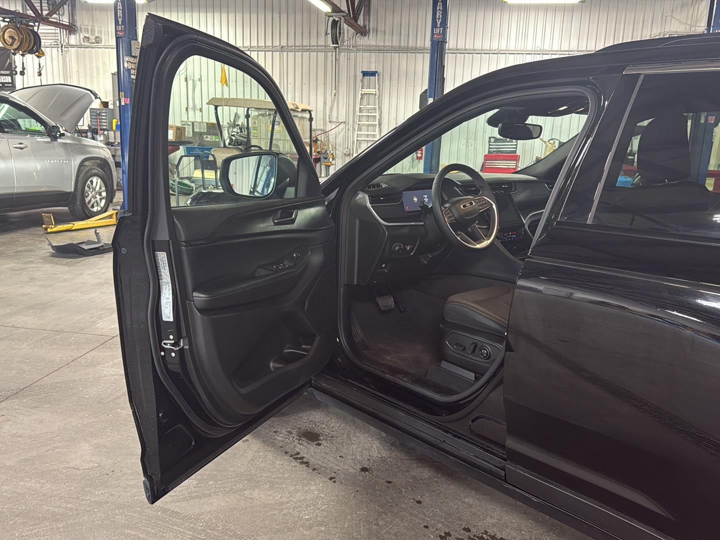 2024 Jeep Grand Cherokee Laredo 4x4