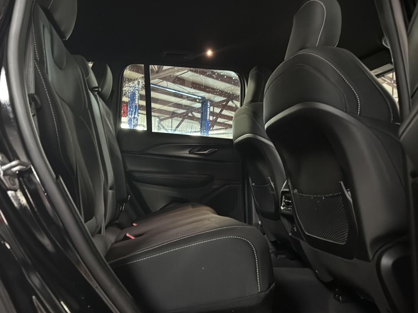 2024 Jeep Grand Cherokee Laredo 4x4