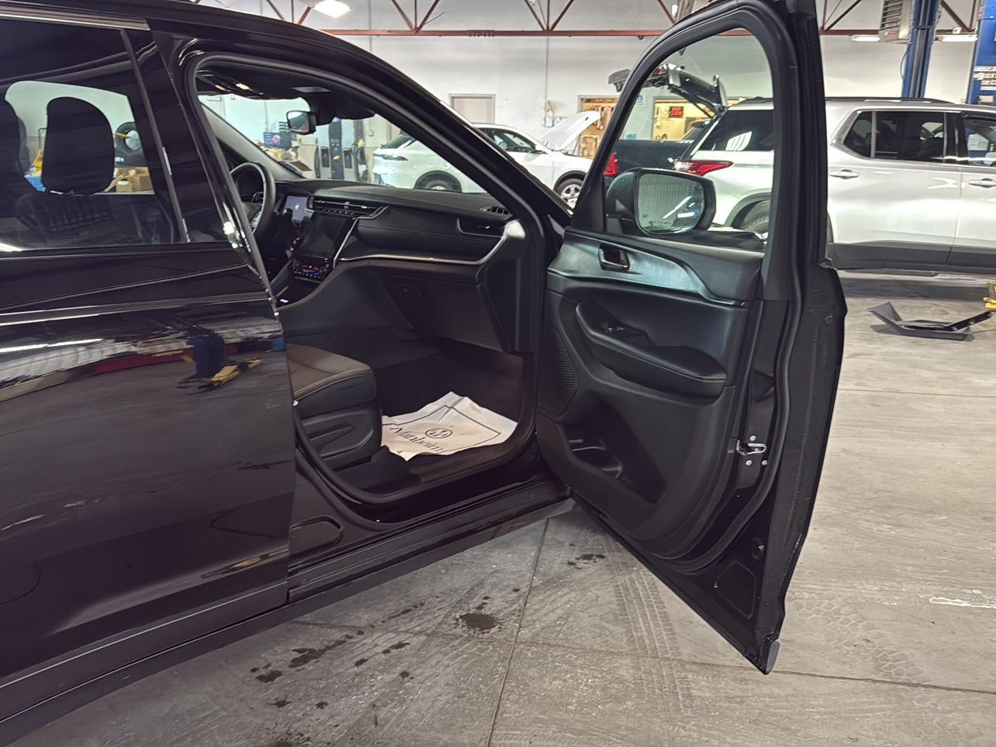 2024 Jeep Grand Cherokee Laredo 4x4