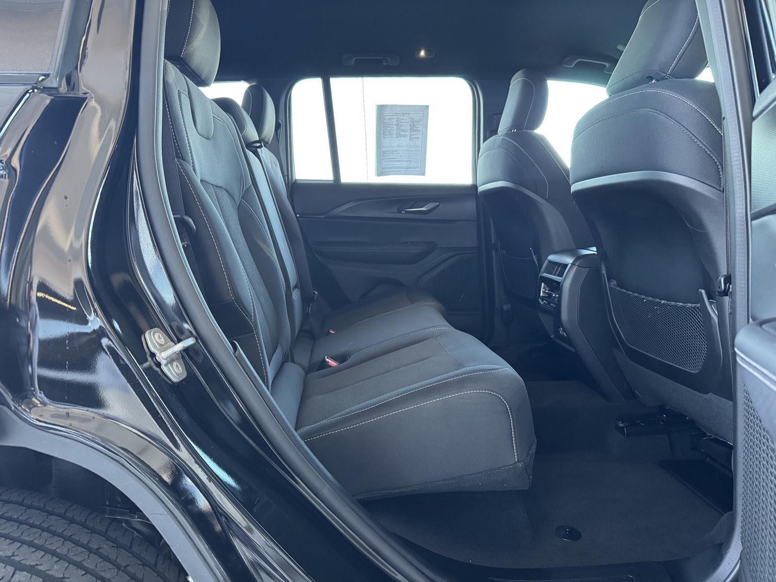 2024 Jeep Grand Cherokee Laredo 4x4