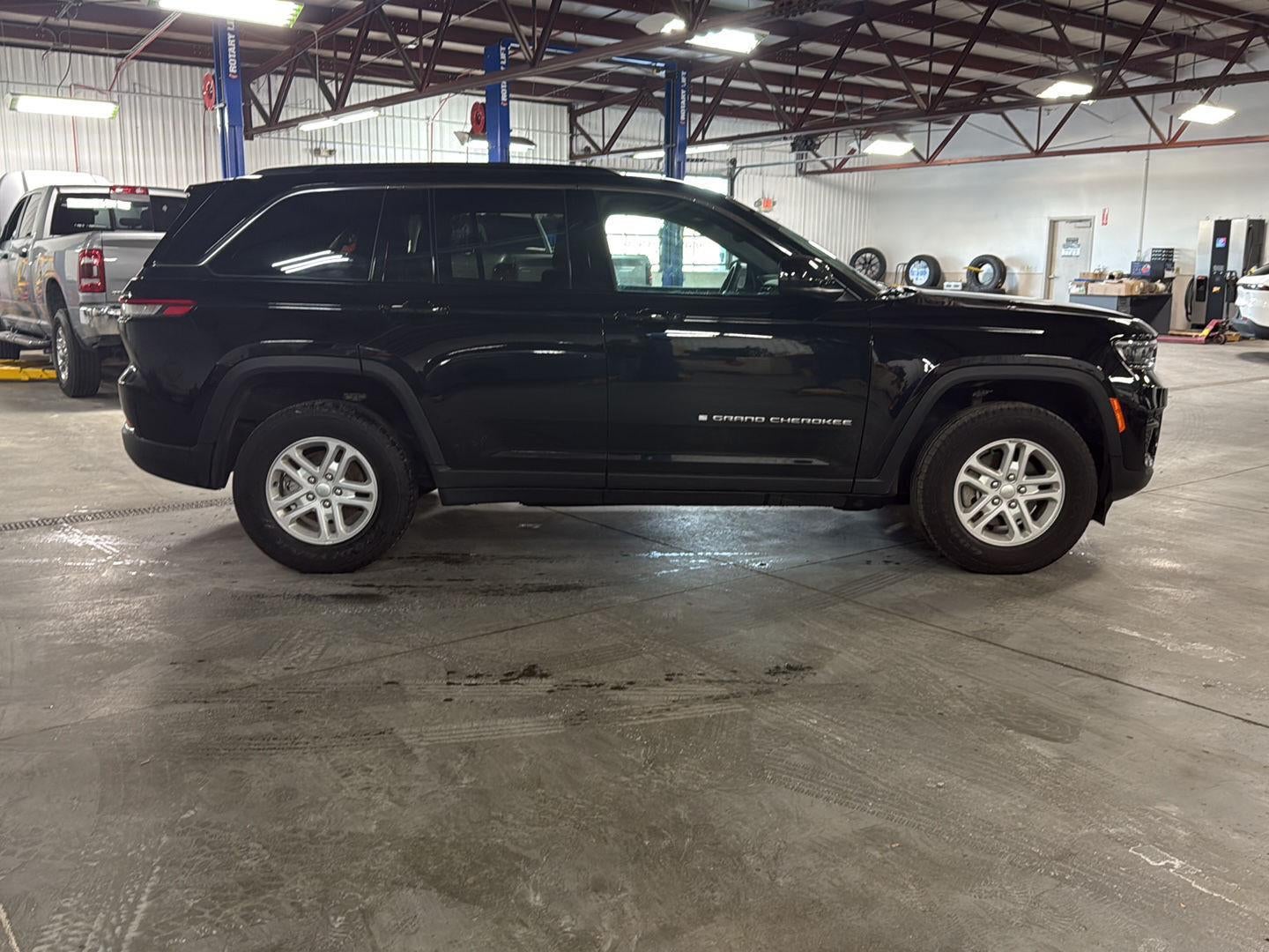 2024 Jeep Grand Cherokee Laredo 4x4
