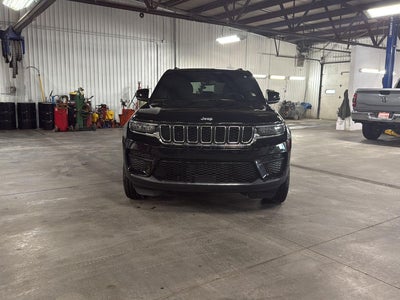2024 Jeep Grand Cherokee Laredo 4x4