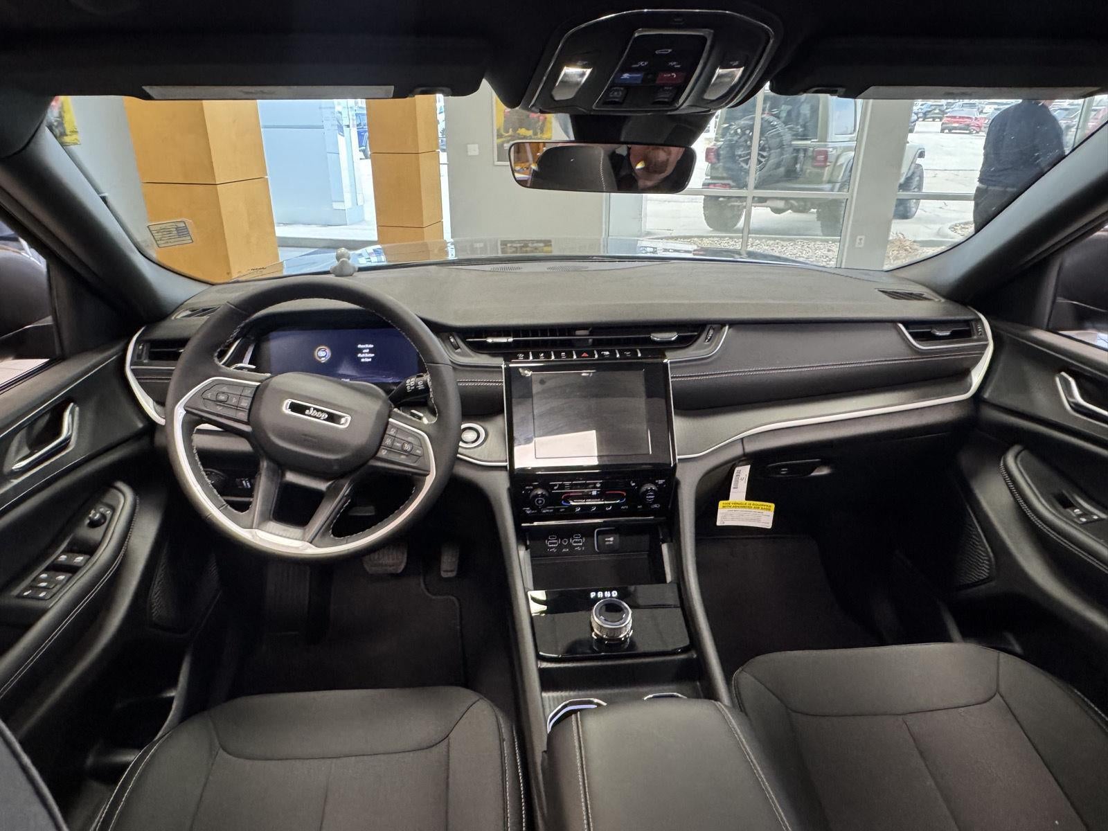 2026 Jeep Grand Cherokee GRAND CHEROKEE LAREDO X 4X4