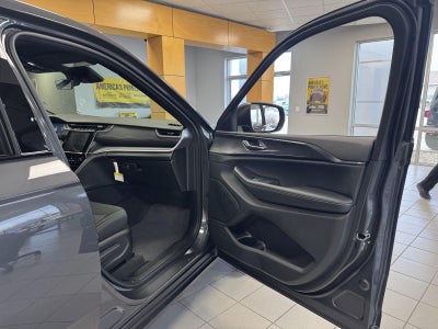 2026 Jeep Grand Cherokee GRAND CHEROKEE LAREDO X 4X4