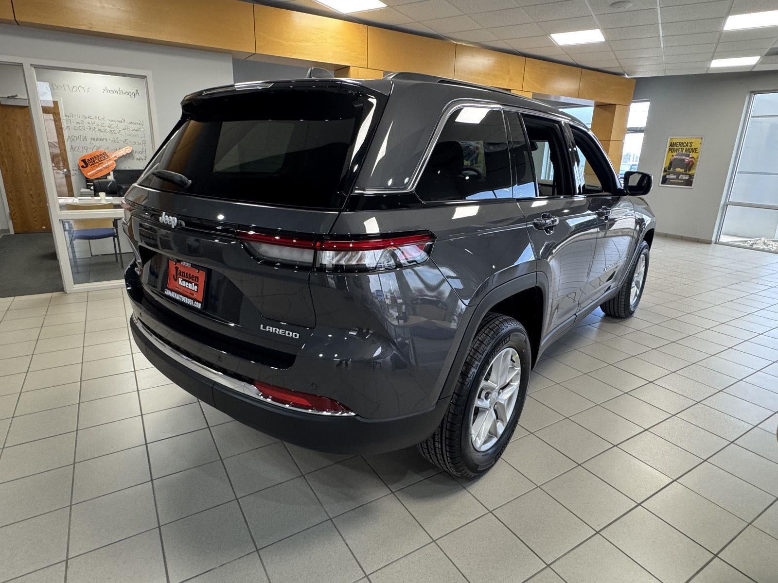 2026 Jeep Grand Cherokee GRAND CHEROKEE LAREDO X 4X4