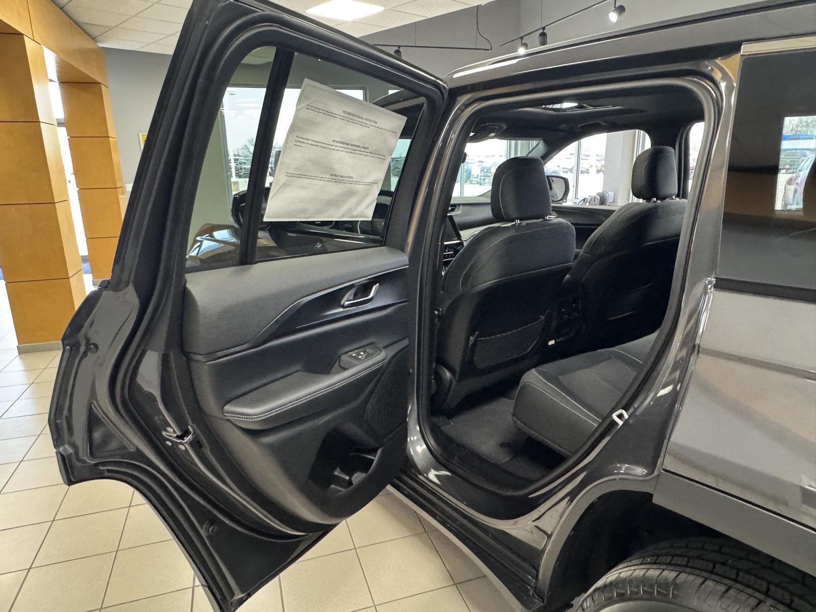 2026 Jeep Grand Cherokee GRAND CHEROKEE LAREDO X 4X4