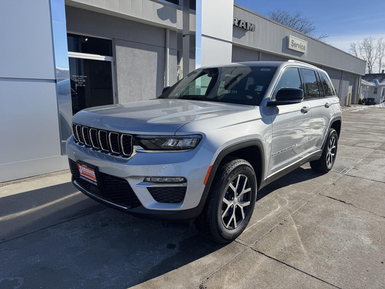 2025 Jeep Grand Cherokee GRAND CHEROKEE LIMITED 4X4