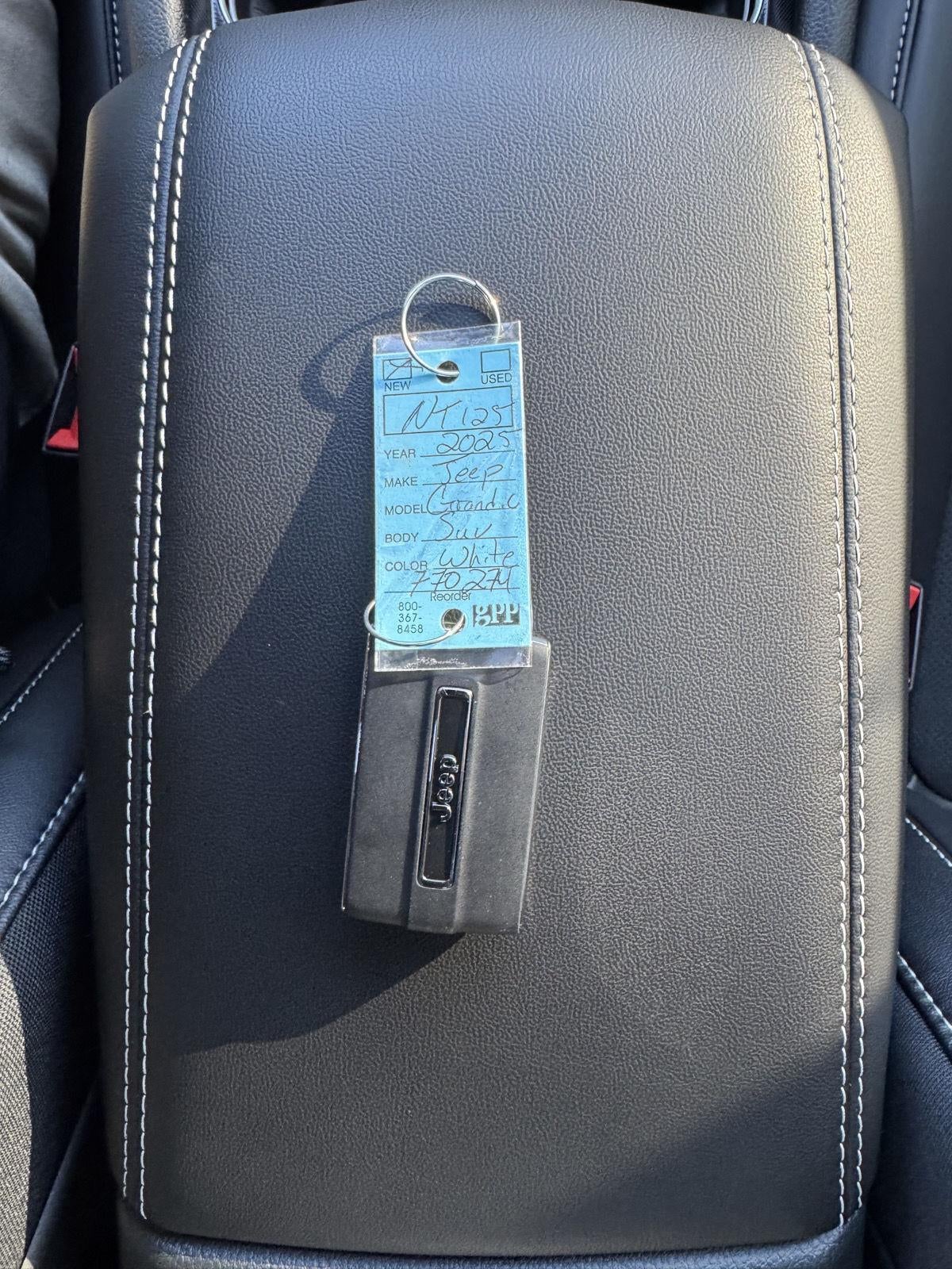 2025 Jeep Grand Cherokee GRAND CHEROKEE L ALTITUDE X 4X4