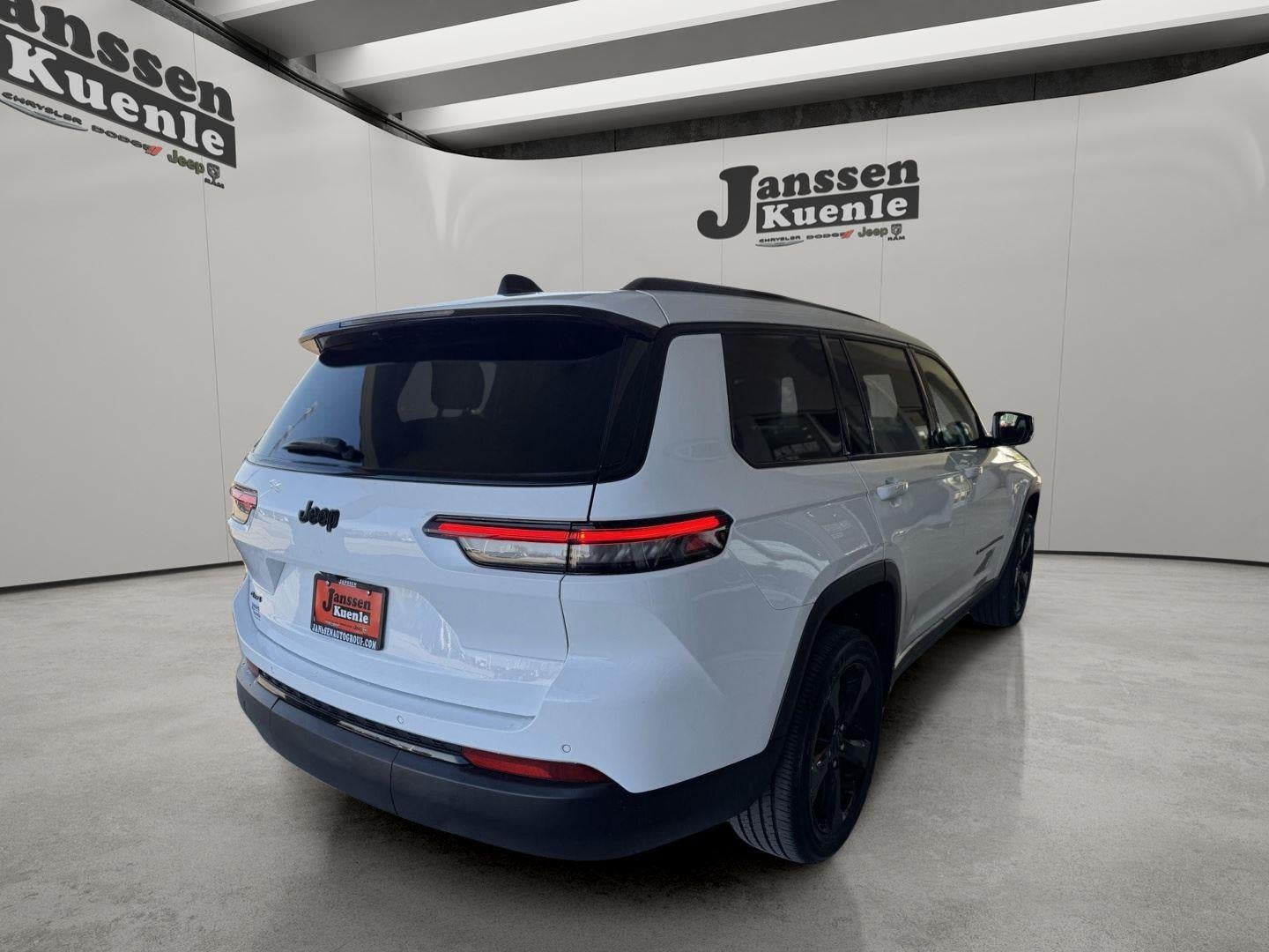 2025 Jeep Grand Cherokee L Altitude 4x4