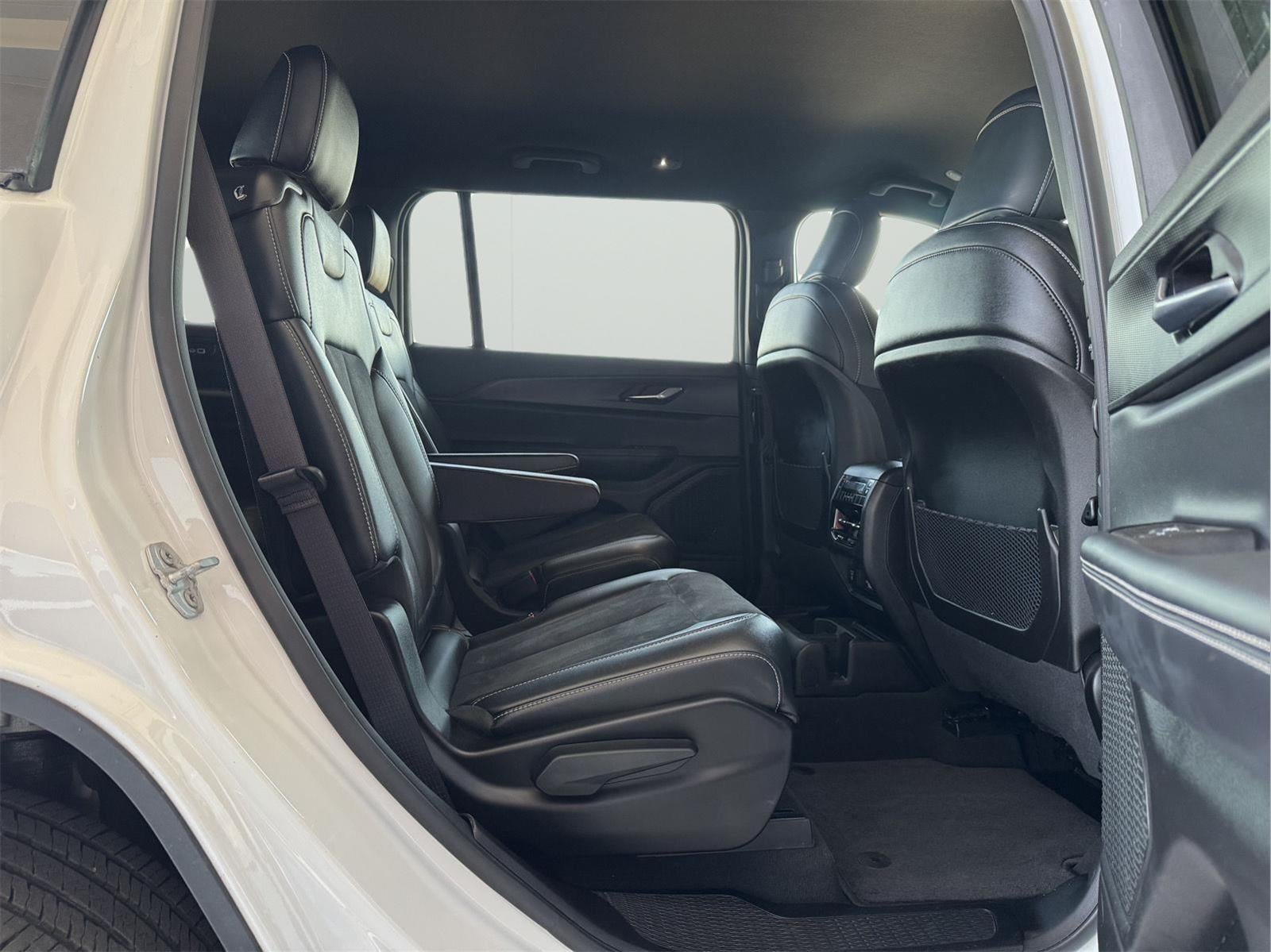 2025 Jeep Grand Cherokee L Altitude 4x4