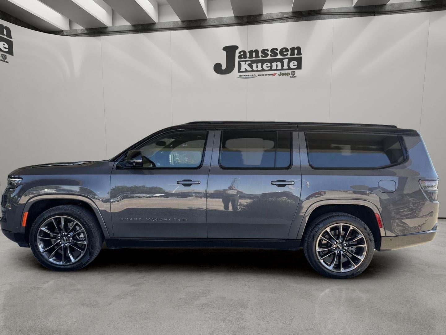 2024 Jeep Grand Wagoneer L Series II Obsidian 4WD's photo