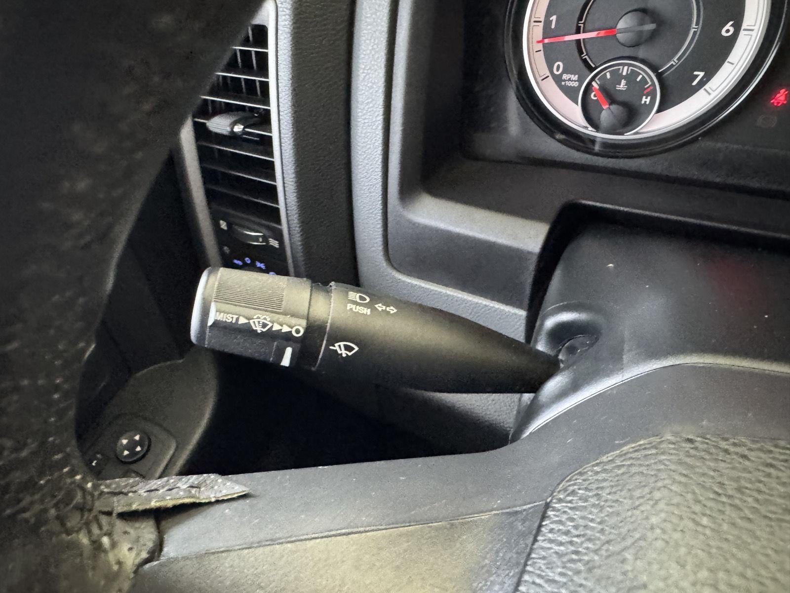 2018 RAM 1500 Express Crew Cab 4x4 5'7' Box