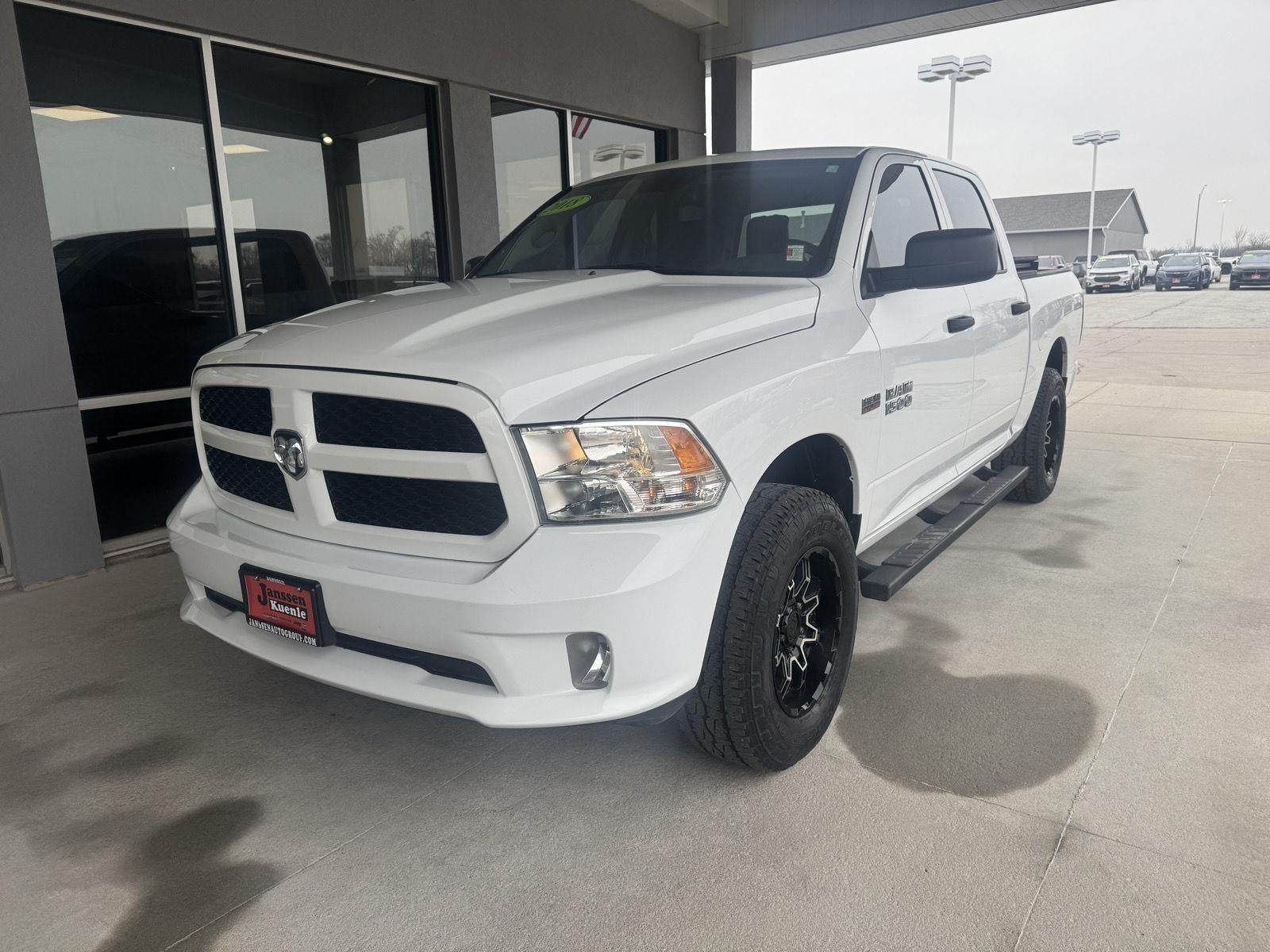 2018 RAM 1500 Express Crew Cab 4x4 5'7' Box