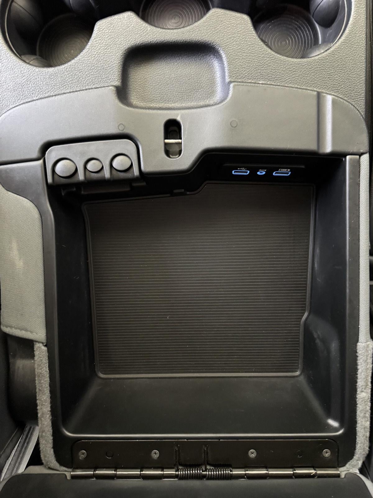 2018 RAM 1500 Express Crew Cab 4x4 5'7' Box