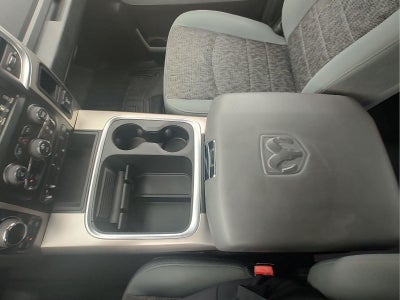 2017 RAM 1500 Big Horn Crew Cab 4x4 5'7' Box