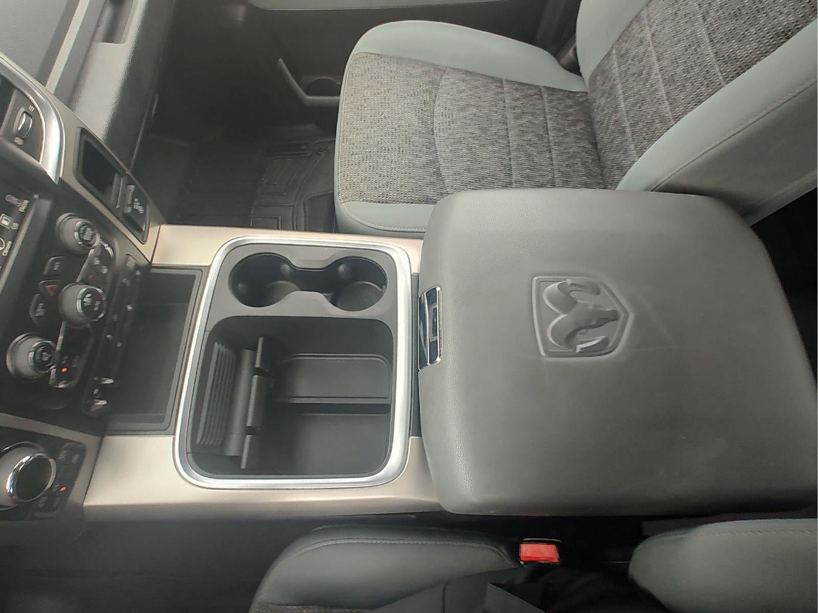 2017 RAM 1500 Big Horn Crew Cab 4x4 5'7' Box