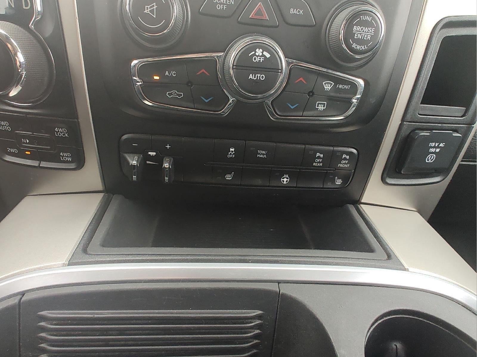 2017 RAM 1500 Big Horn Crew Cab 4x4 5'7' Box