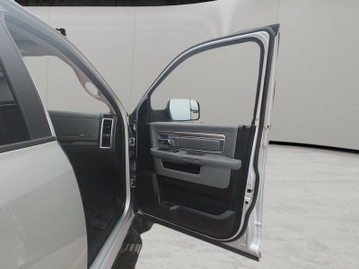 2017 RAM 1500 Big Horn Crew Cab 4x4 5'7' Box