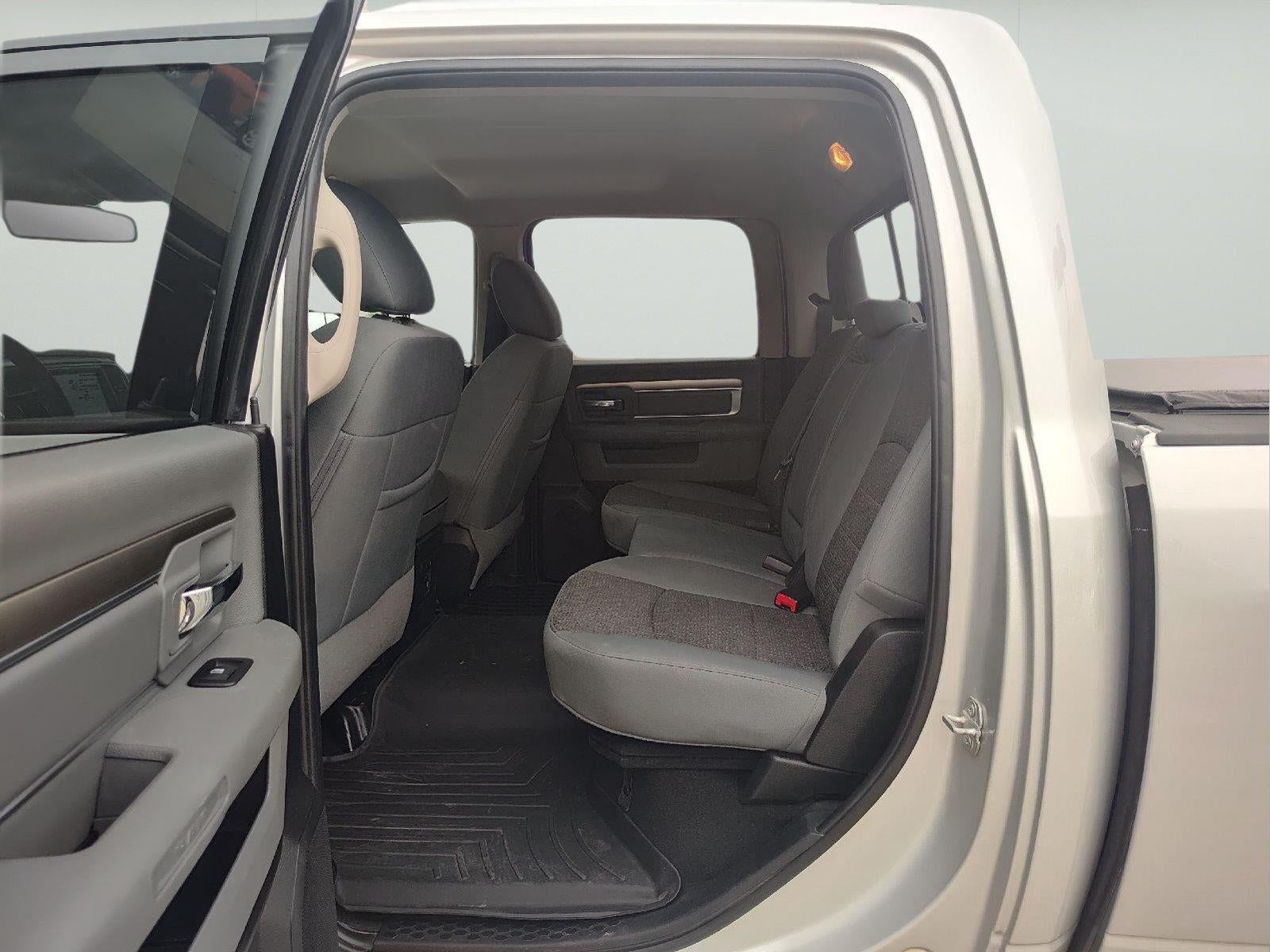 2017 RAM 1500 Big Horn Crew Cab 4x4 5'7' Box