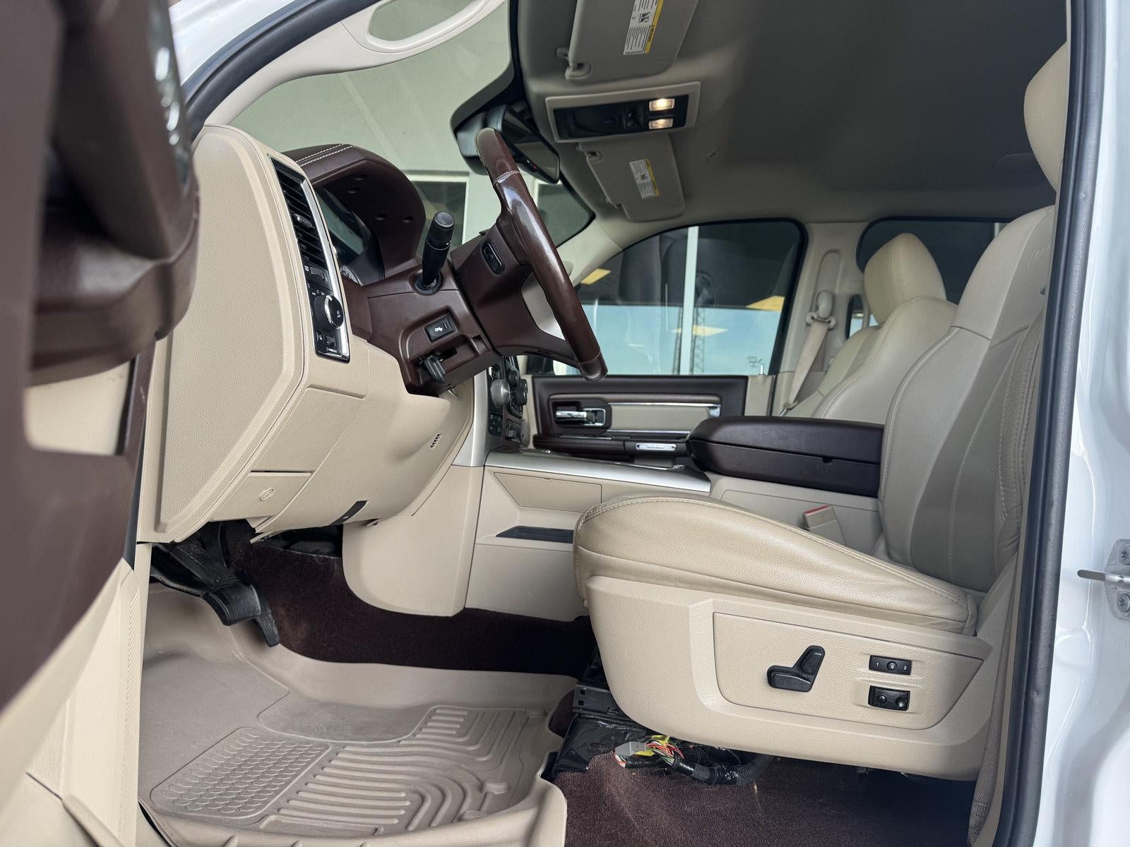 2018 RAM 1500 Laramie Crew Cab 4x4 5'7' Box