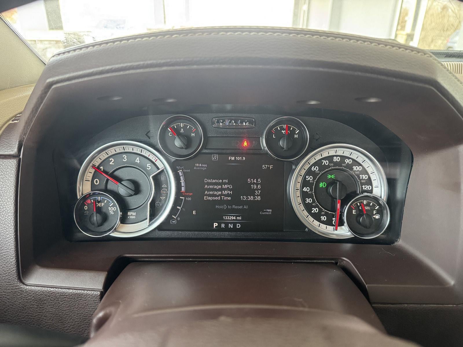 2018 RAM 1500 Laramie Crew Cab 4x4 5'7' Box