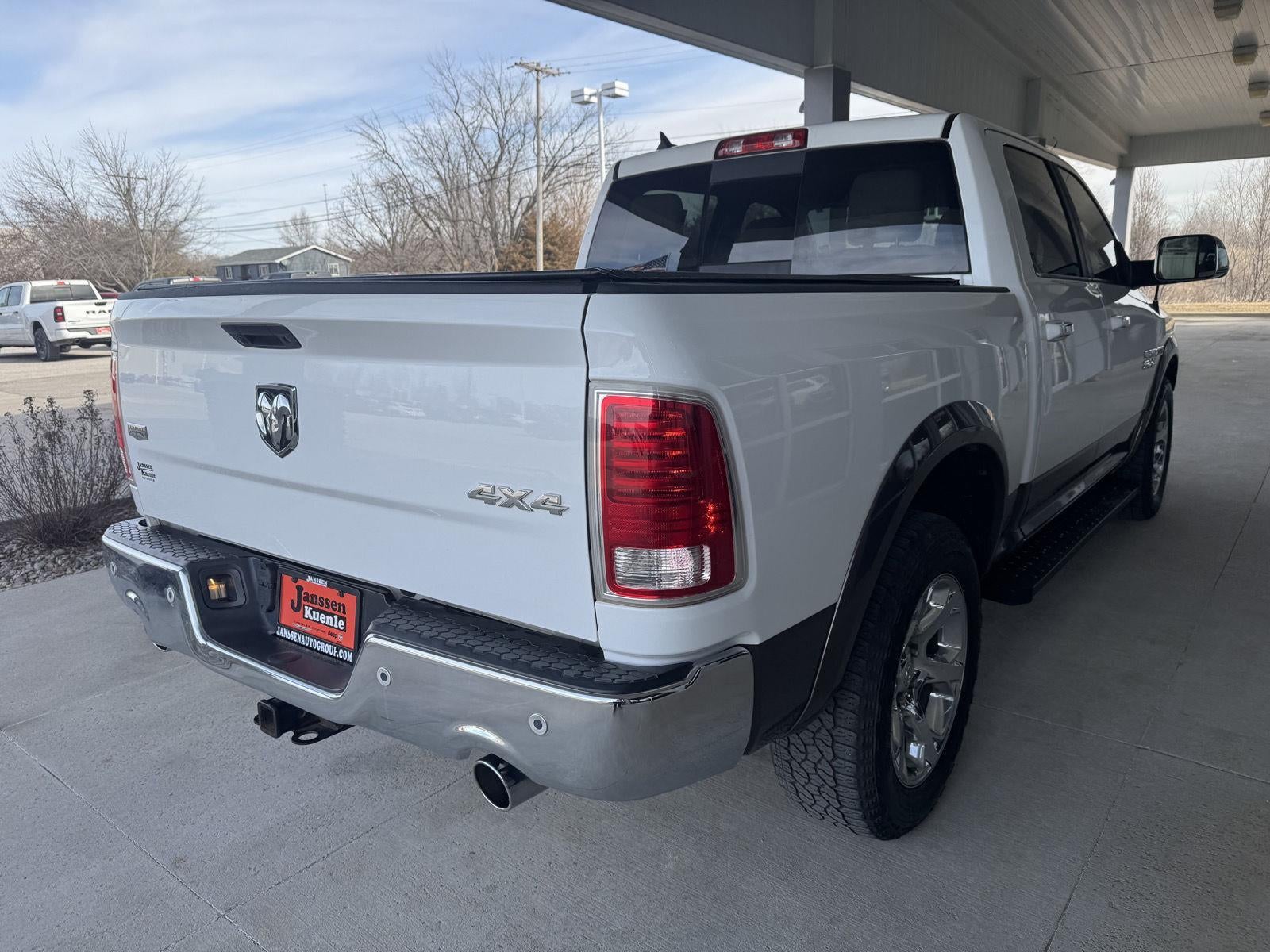 2018 RAM 1500 Laramie Crew Cab 4x4 5'7' Box