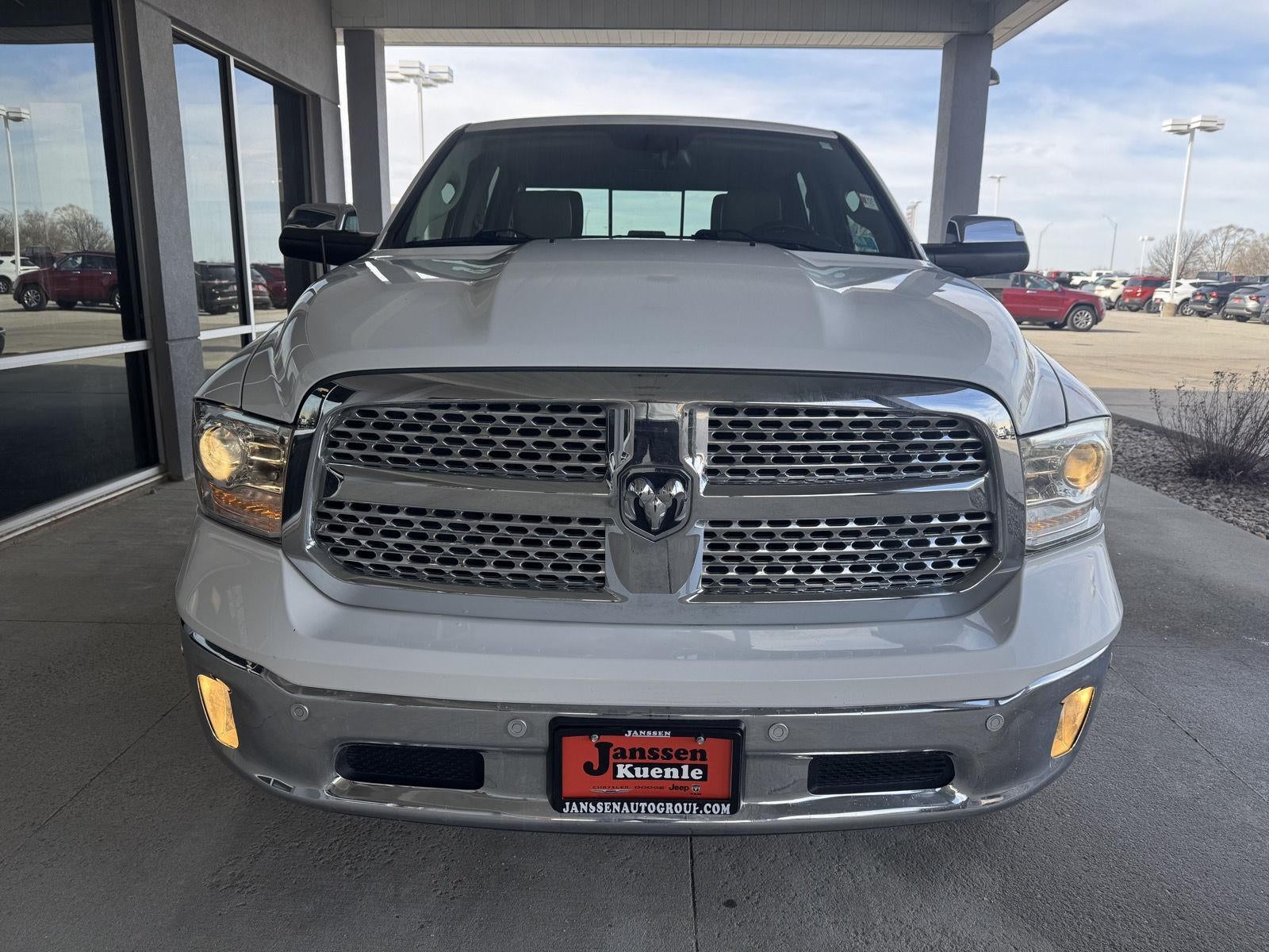 2018 RAM 1500 Laramie Crew Cab 4x4 5'7' Box