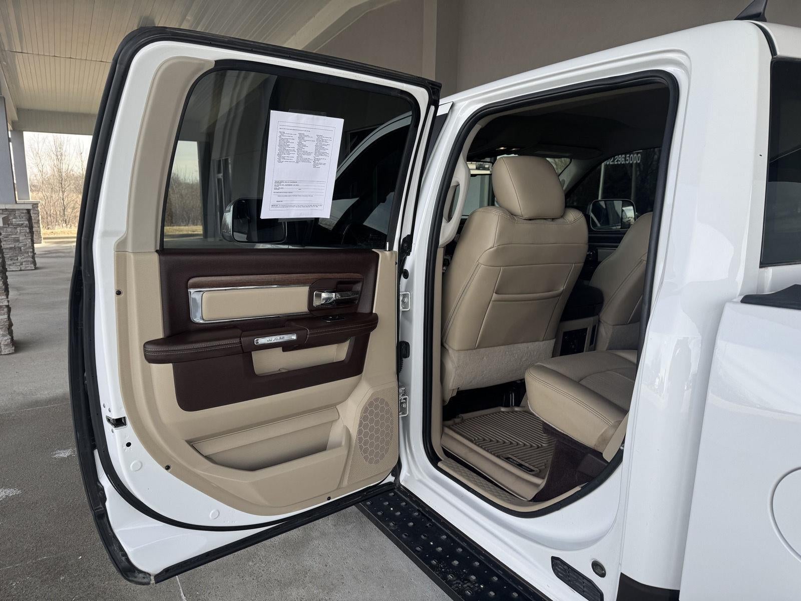 2018 RAM 1500 Laramie Crew Cab 4x4 5'7' Box