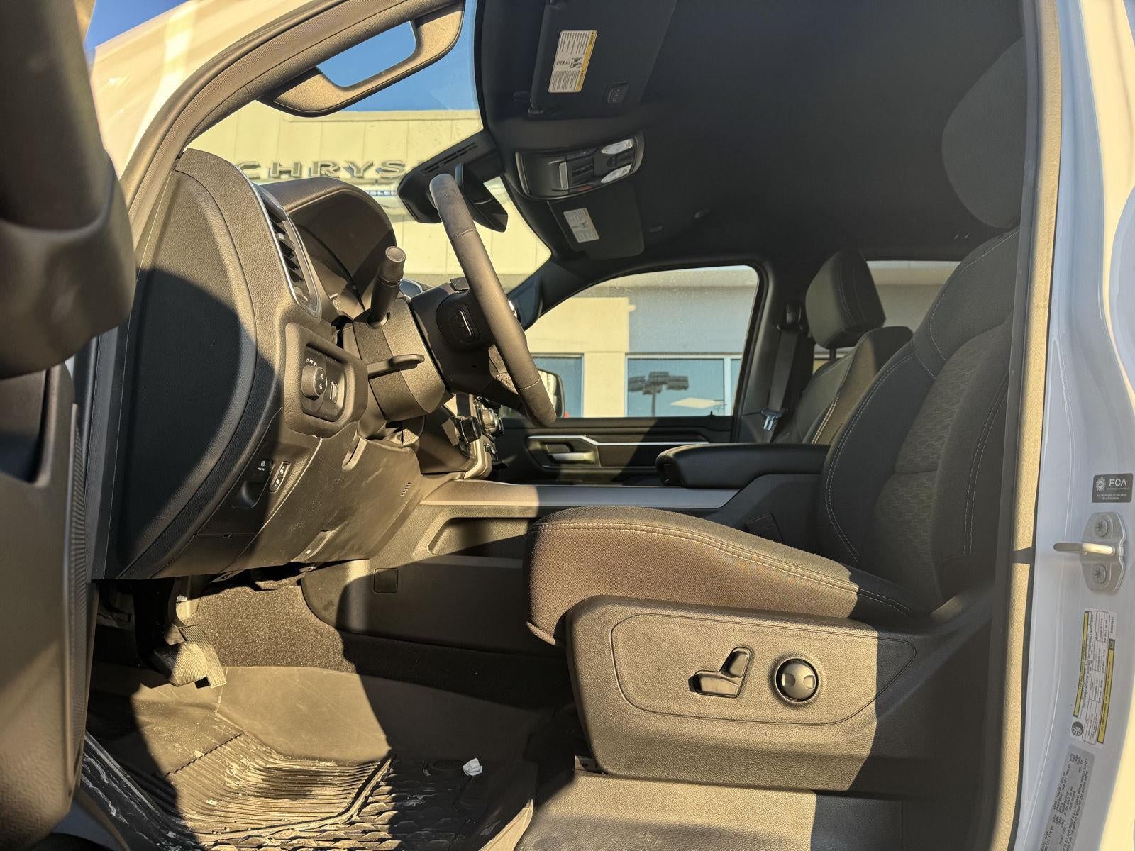 2025 RAM 1500 Big Horn Crew Cab 4x4 5'7' Box