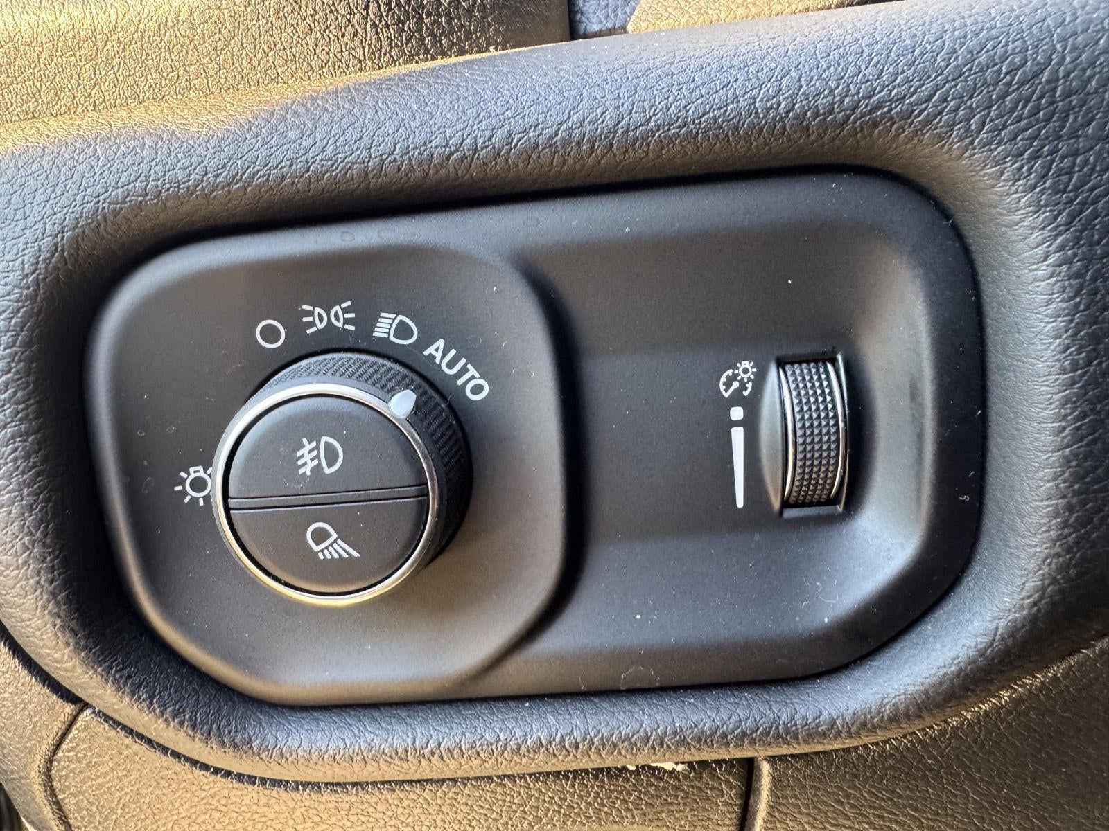 2025 RAM 1500 Big Horn Crew Cab 4x4 5'7' Box