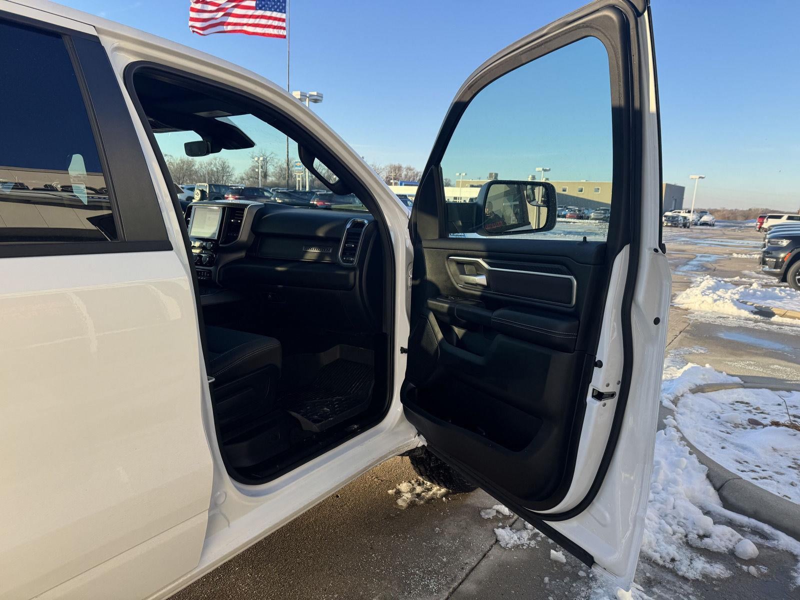 2025 RAM 1500 Big Horn Crew Cab 4x4 5'7' Box