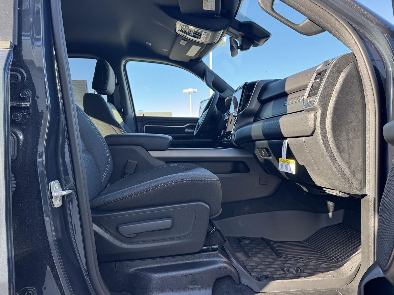 2025 RAM Ram 1500 RAM 1500 BIG HORN CREW CAB 4X4 5'7' BOX