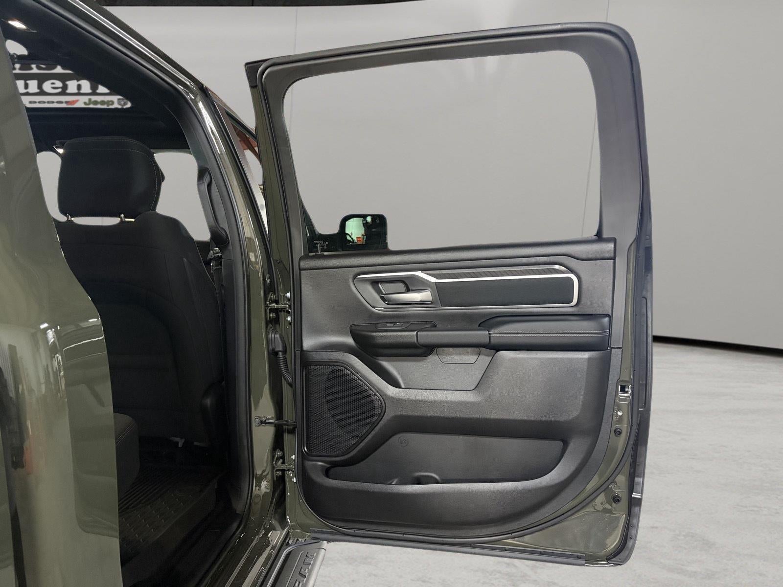2026 RAM 1500 Lone Star Crew Cab 4x4 5'7' Box