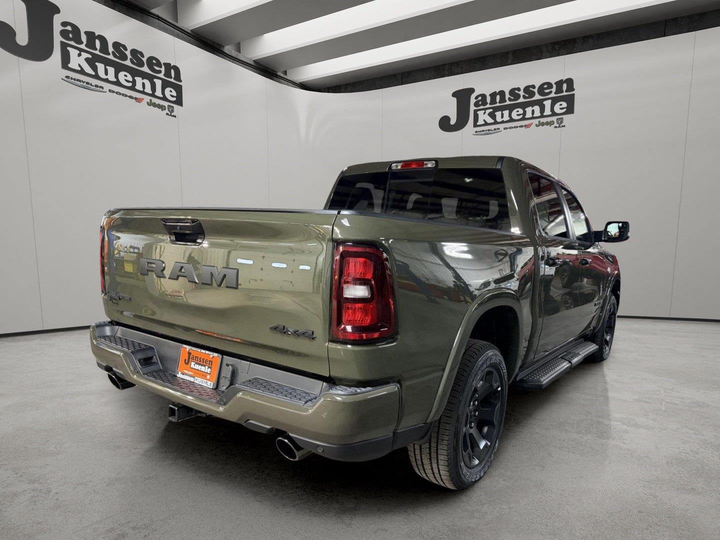 2026 RAM 1500 Lone Star Crew Cab 4x4 5'7' Box
