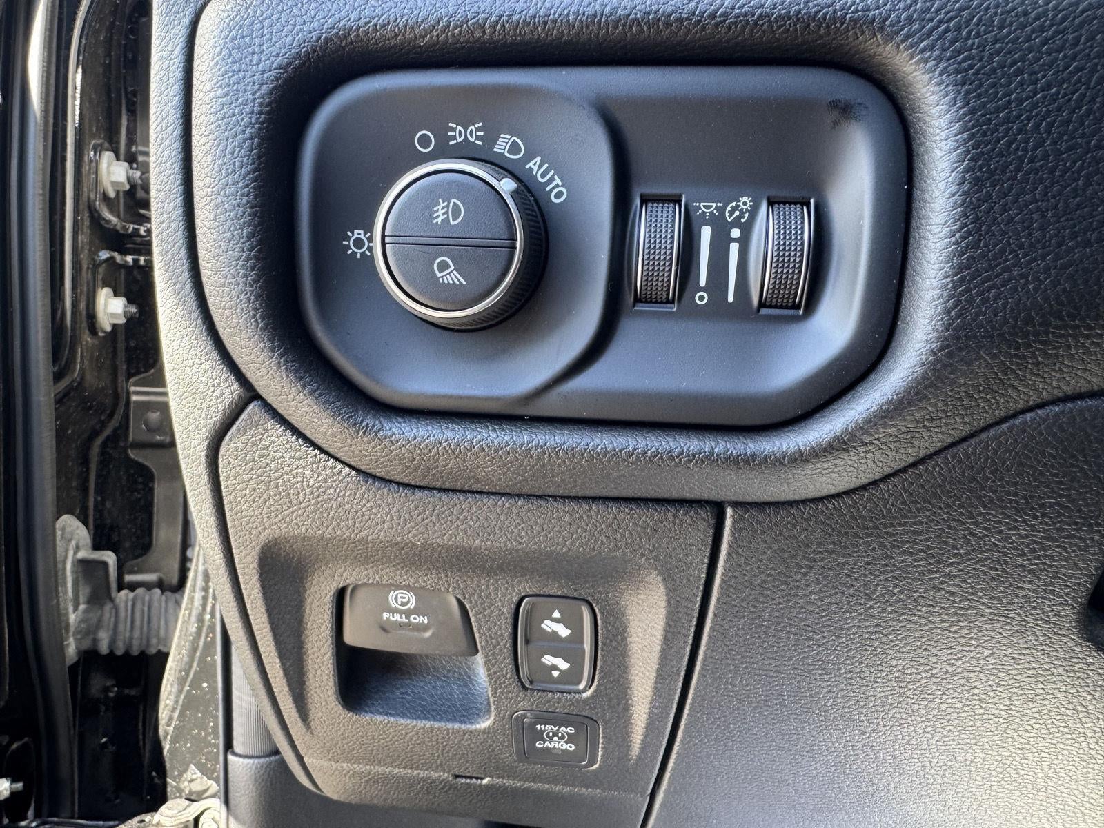 2025 RAM Ram 1500 RAM 1500 LARAMIE CREW CAB 4X4 5'7' BOX