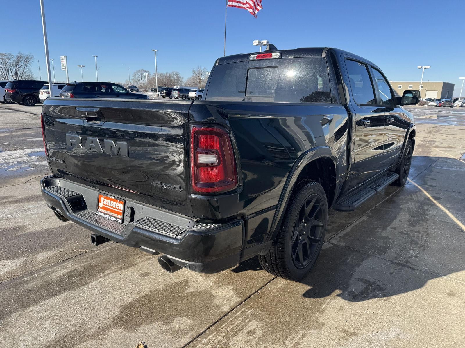 2025 RAM Ram 1500 RAM 1500 LARAMIE CREW CAB 4X4 5'7' BOX