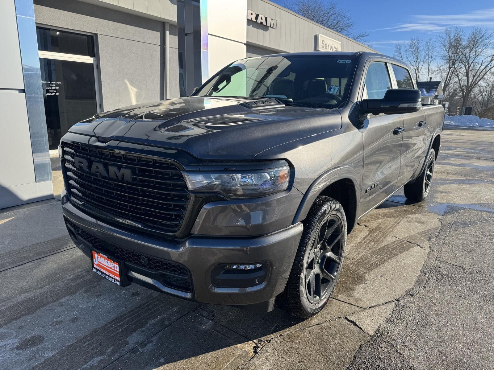 2026 RAM Ram 1500 RAM 1500 LARAMIE CREW CAB 4X4 5'7' BOX