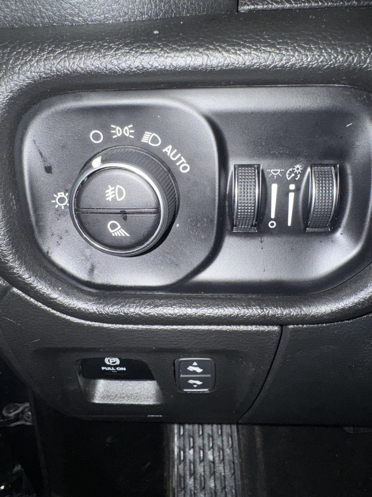 2025 RAM 1500 Laramie Crew Cab 4x4 5'7' Box
