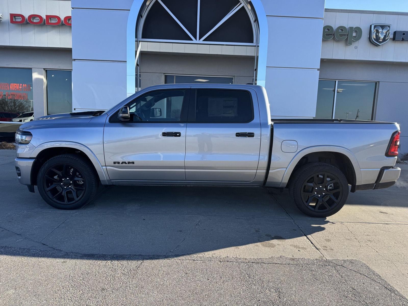 2025 RAM Ram 1500 RAM 1500 LARAMIE CREW CAB 4X4 5'7' BOX