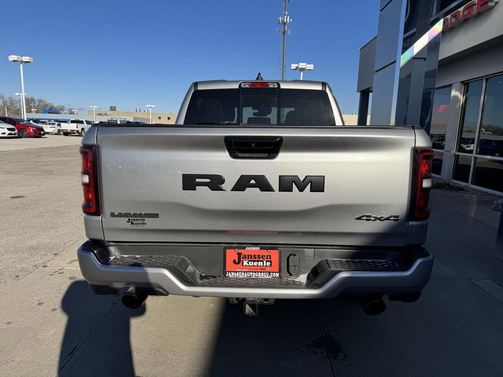 2025 RAM Ram 1500 RAM 1500 LARAMIE CREW CAB 4X4 5'7' BOX