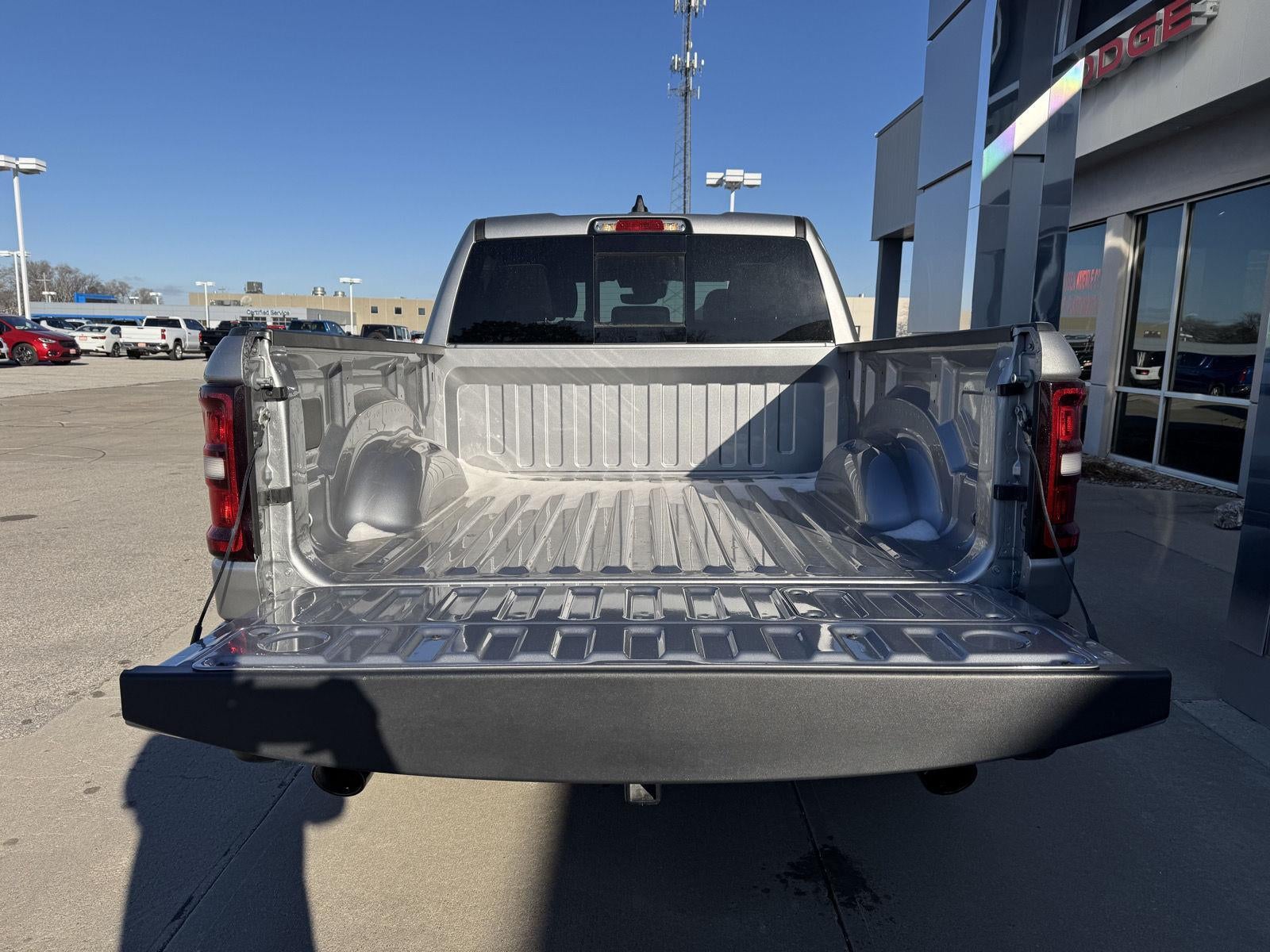 2025 RAM Ram 1500 RAM 1500 LARAMIE CREW CAB 4X4 5'7' BOX