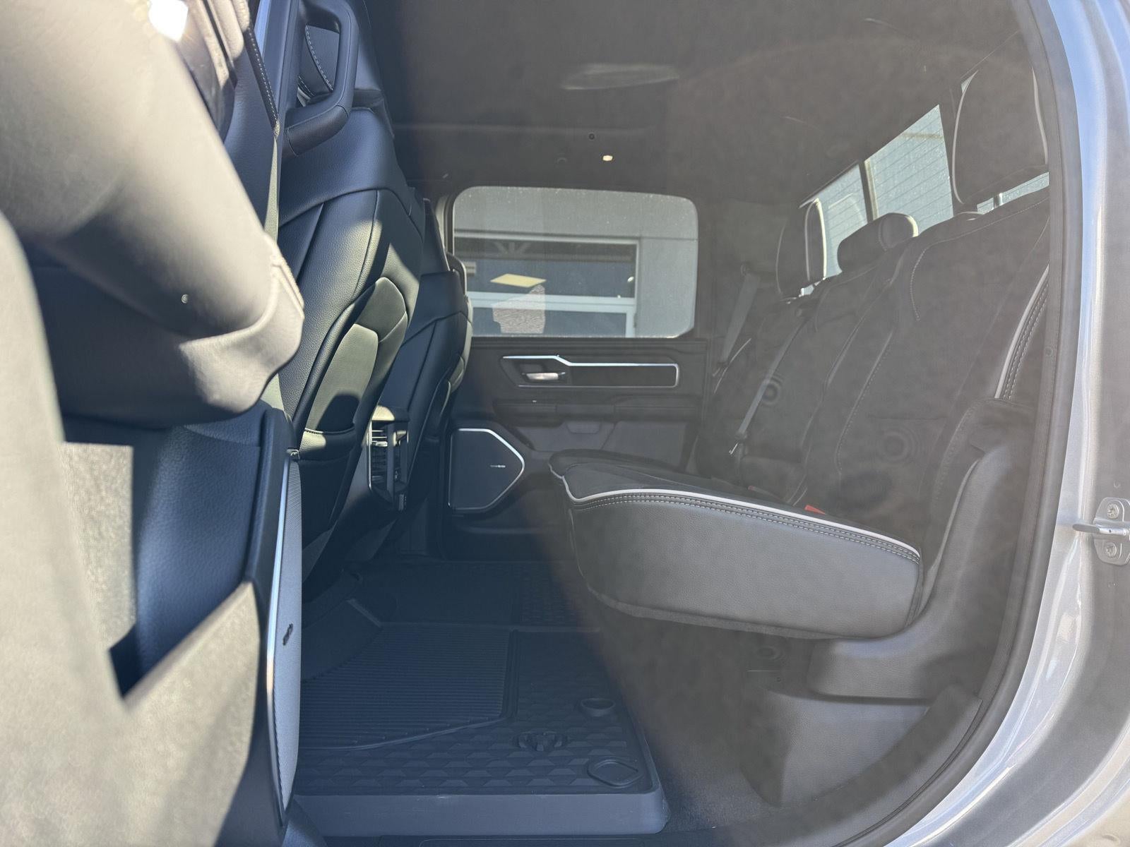 2025 RAM Ram 1500 RAM 1500 LARAMIE CREW CAB 4X4 5'7' BOX