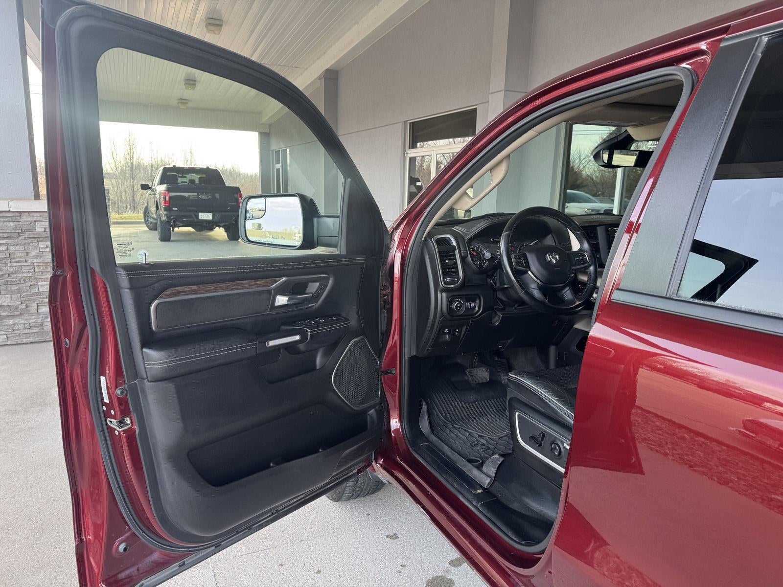 2019 RAM 1500 Laramie Crew Cab 4x4 5'7' Box