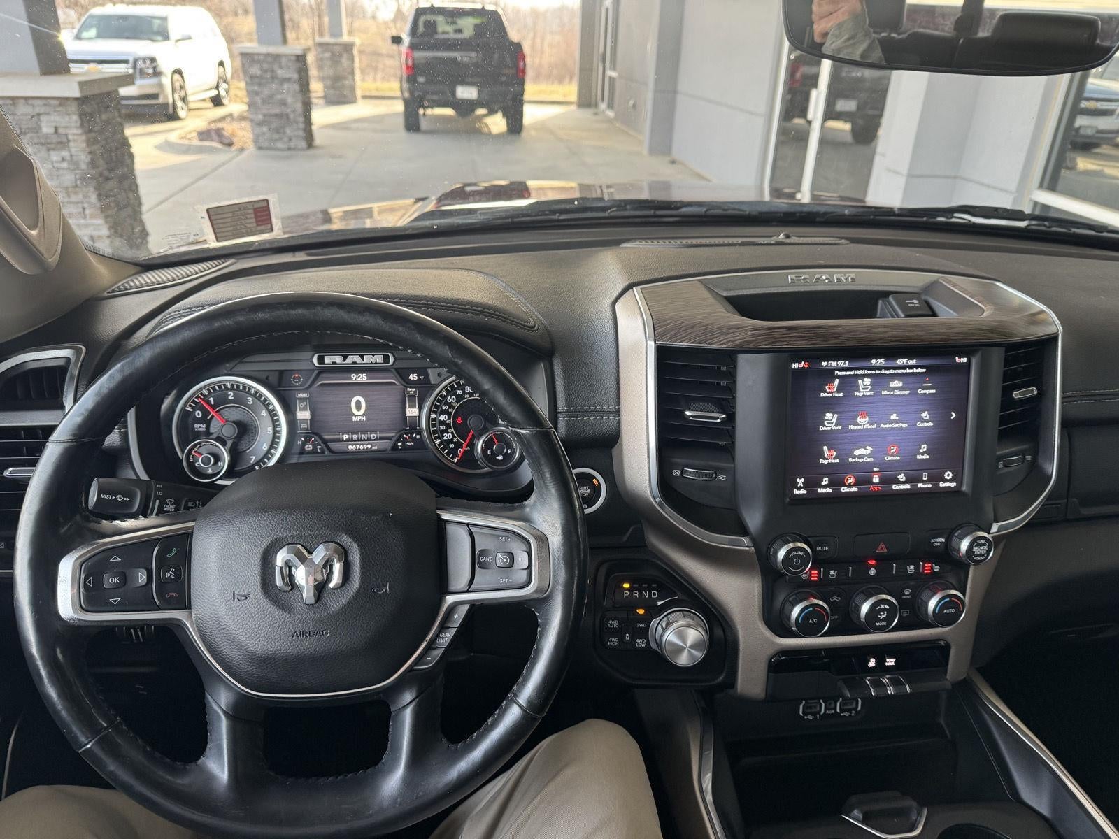 2019 RAM 1500 Laramie Crew Cab 4x4 5'7' Box