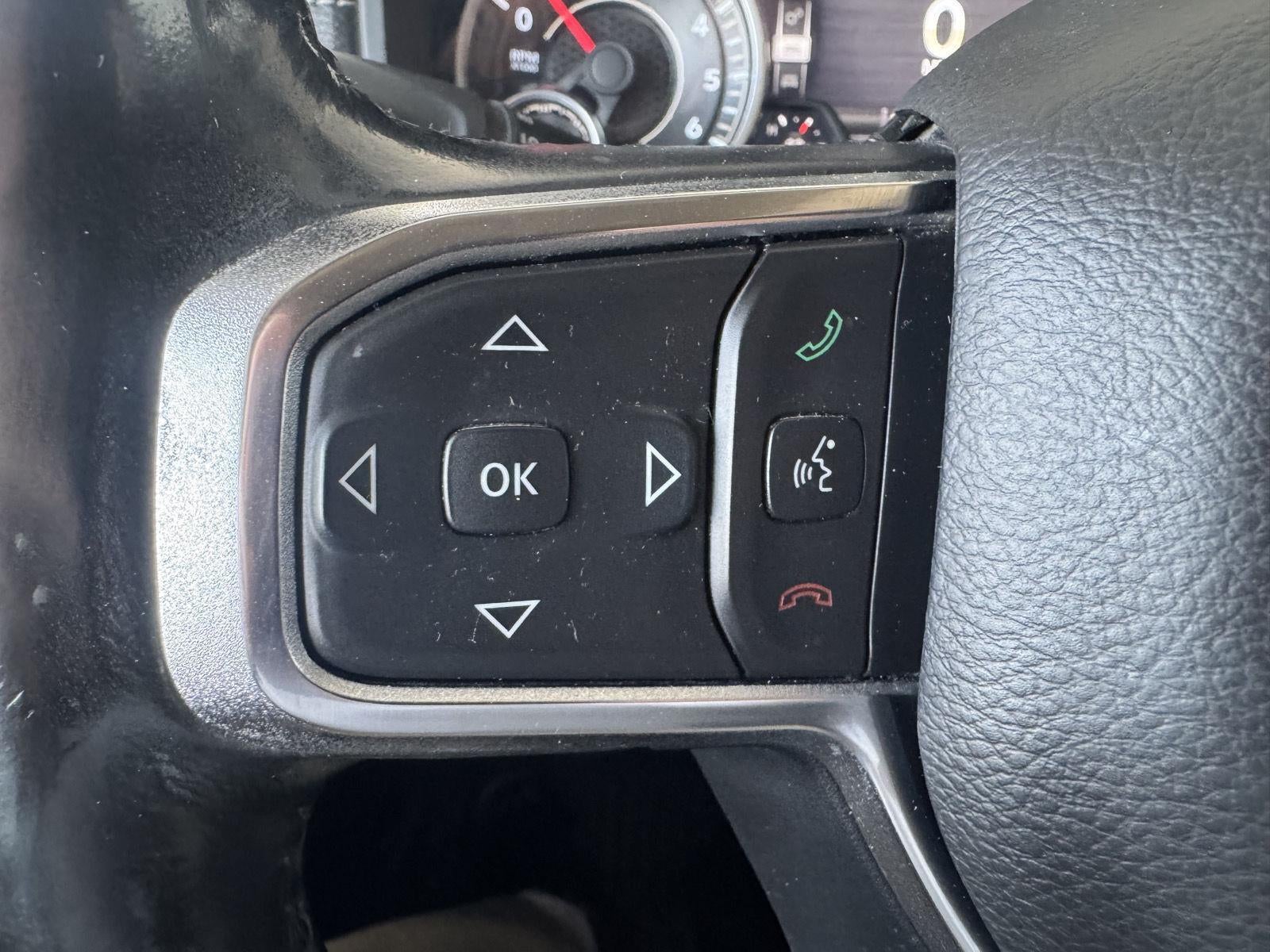 2019 RAM 1500 Laramie Crew Cab 4x4 5'7' Box